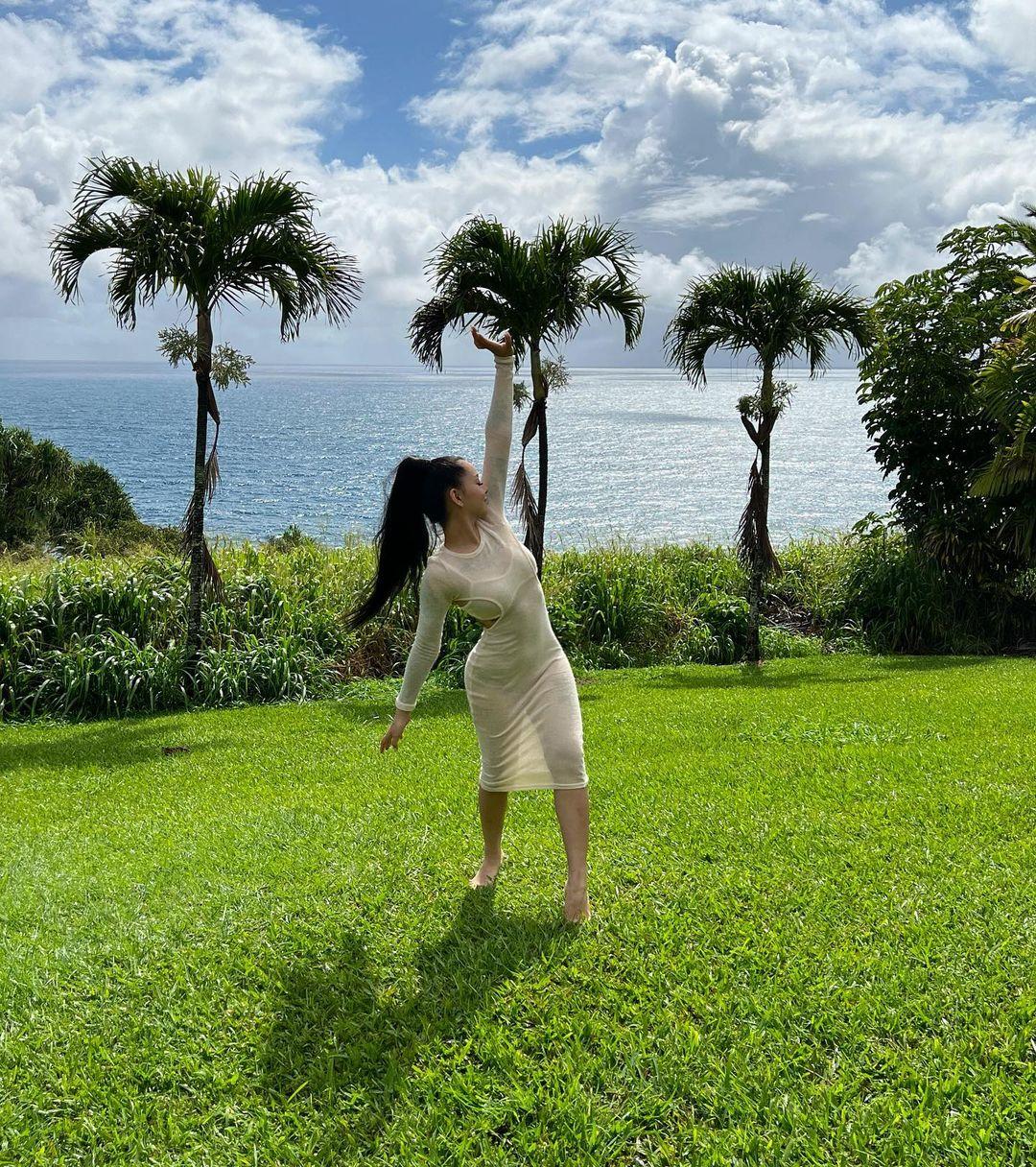 Bella Poarch / bllapoarch Filtraciones Nude de OnlyFans 1