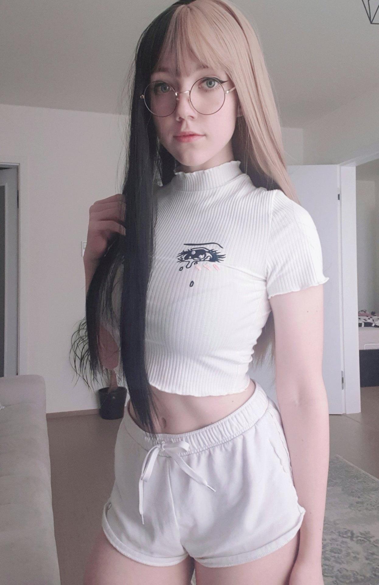 elles / ellesclub / elleslove Filtraciones Nude de Patreon 1