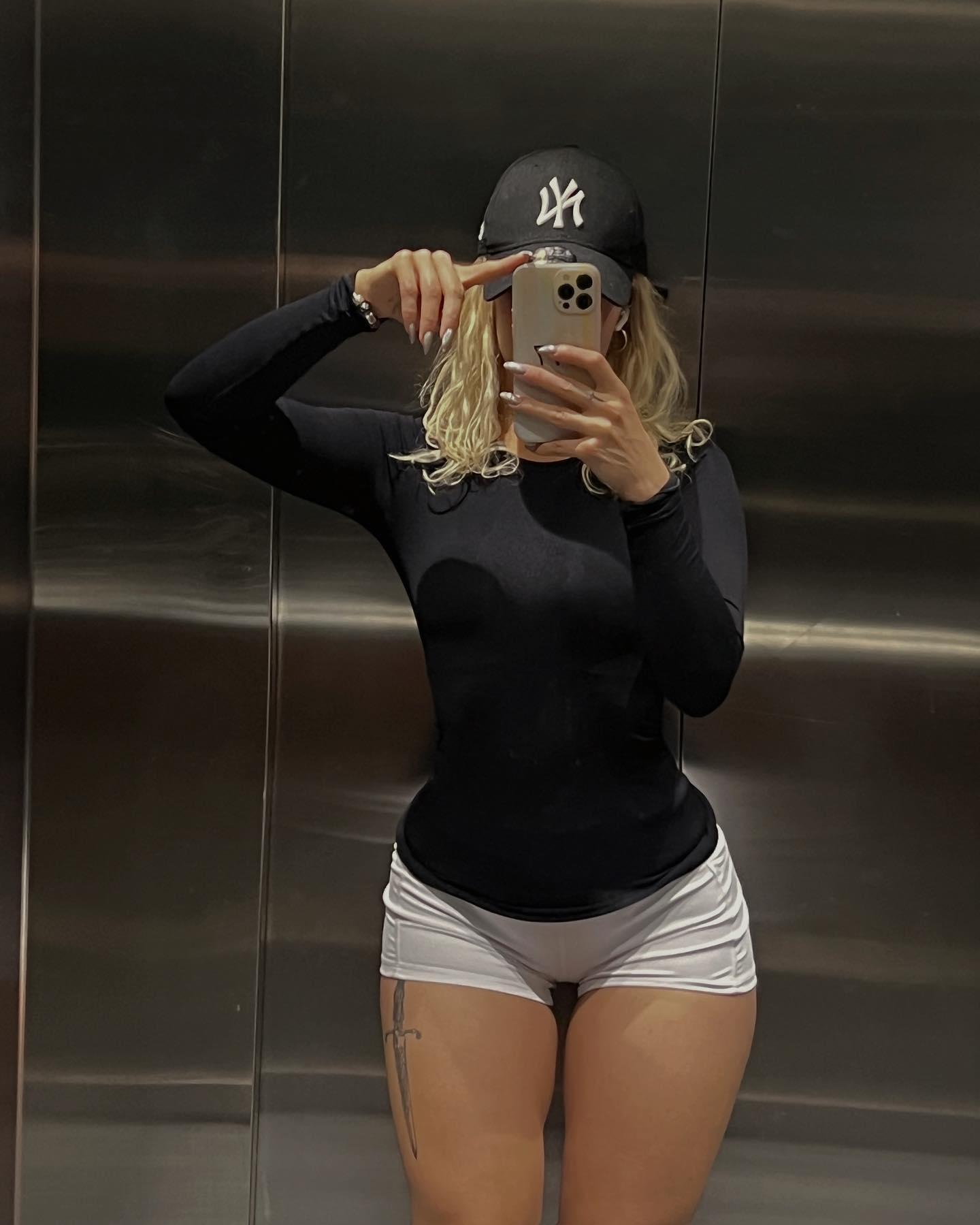Filtraciones desnudas de Gizemsavagex en OnlyFans 1