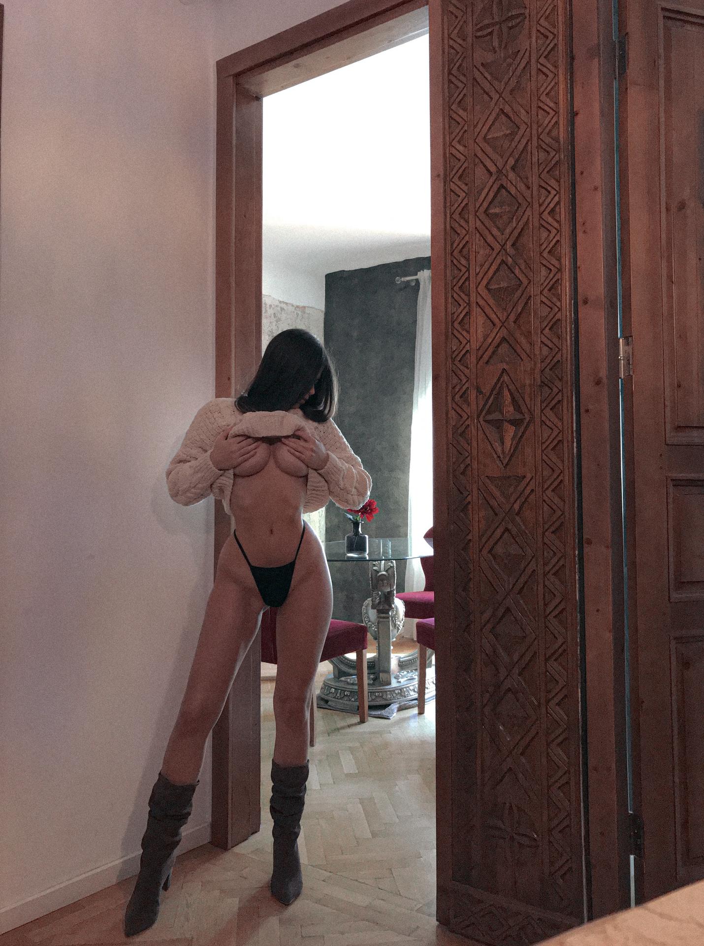 Mihaela Raducu / usuario Filtraciones Nude de Patreon 1