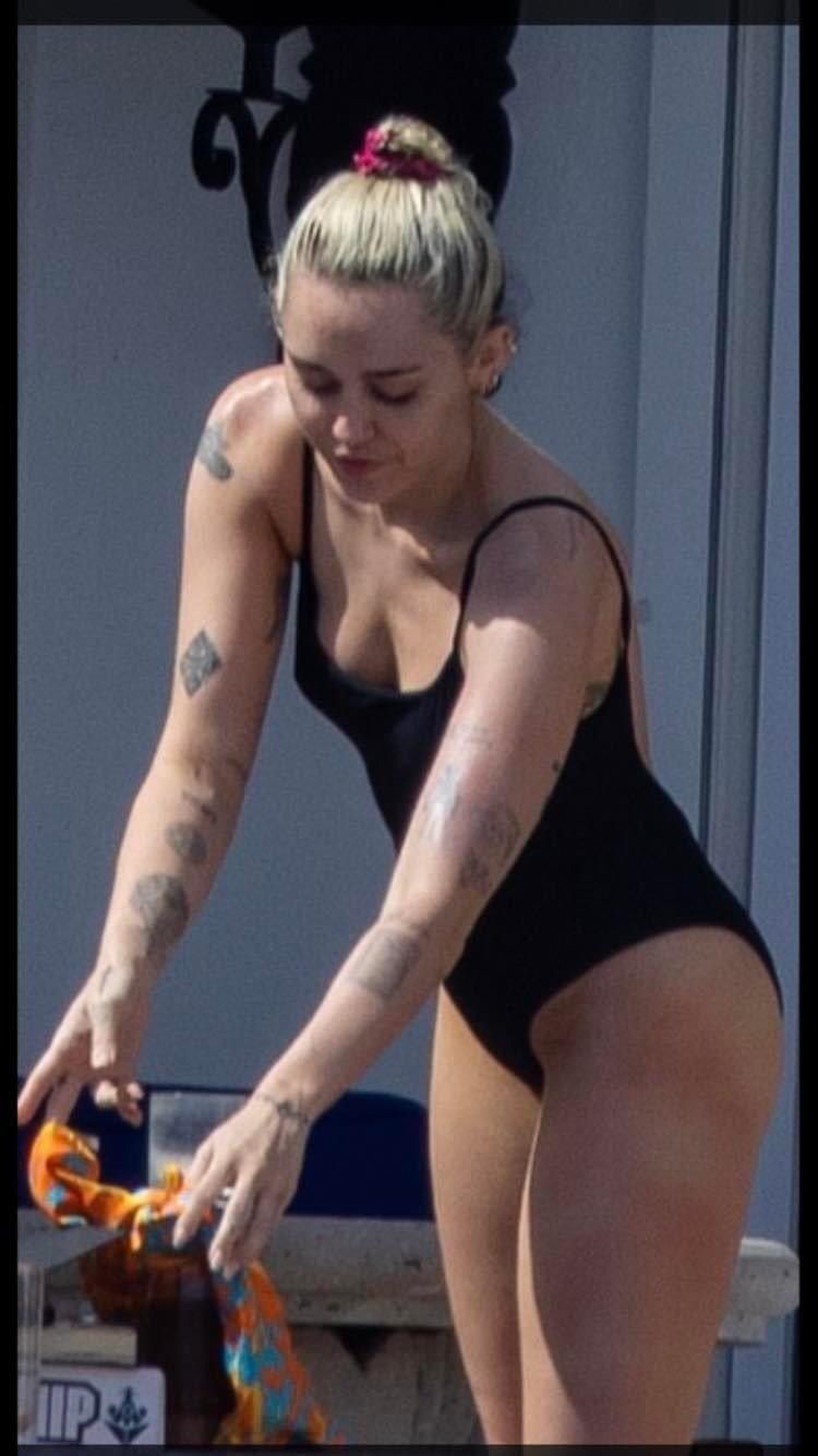 Miley Cyrus / mileycyrus Filtraciones Nude de OnlyFans 1