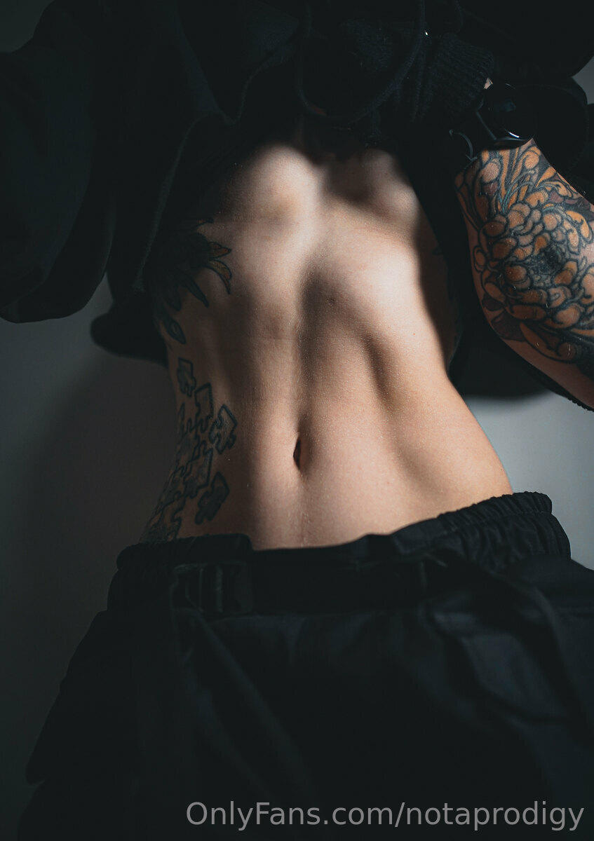 Filtraciones desnudas de Notaprodigy en OnlyFans 1
