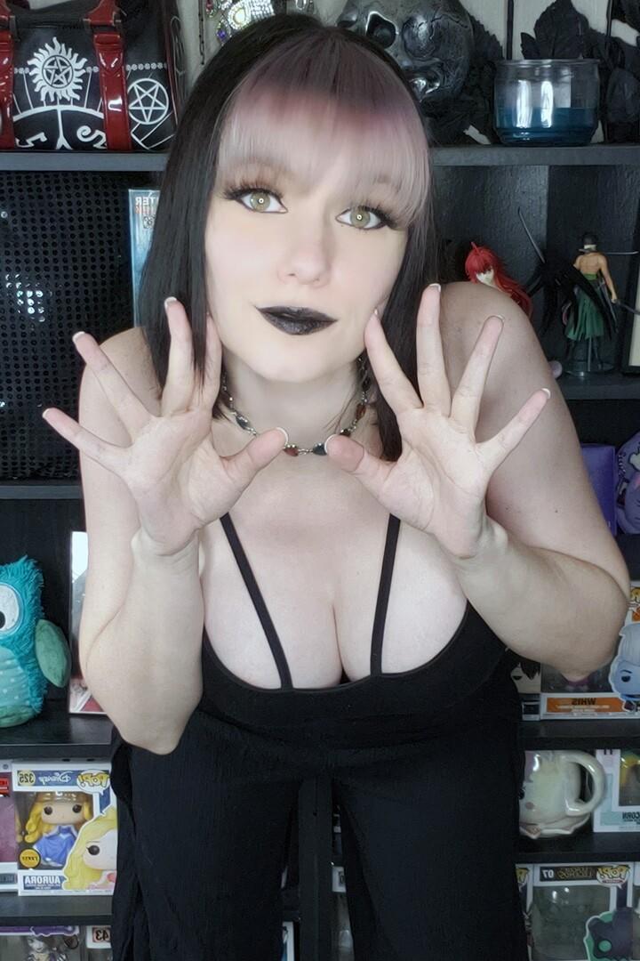 Filtraciones desnudas de Sinnocent en OnlyFans 1
