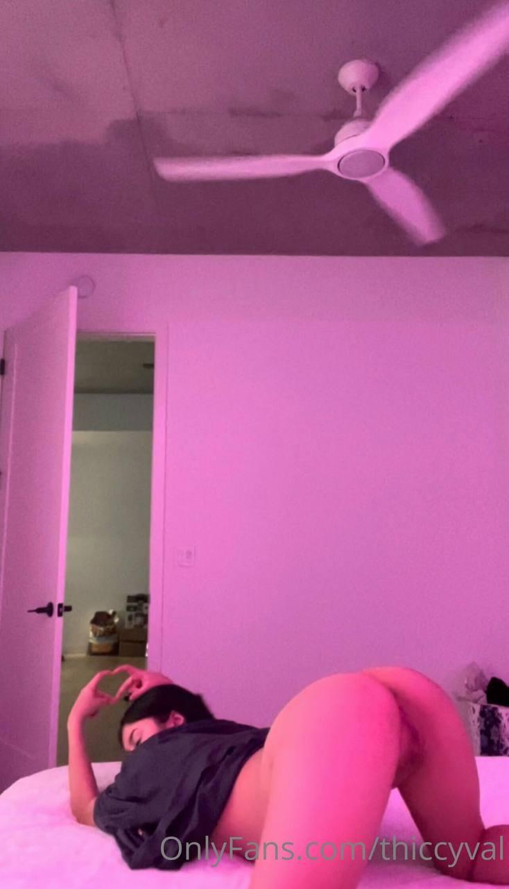 Filtraciones desnudas de ThiccyVal en OnlyFans 1