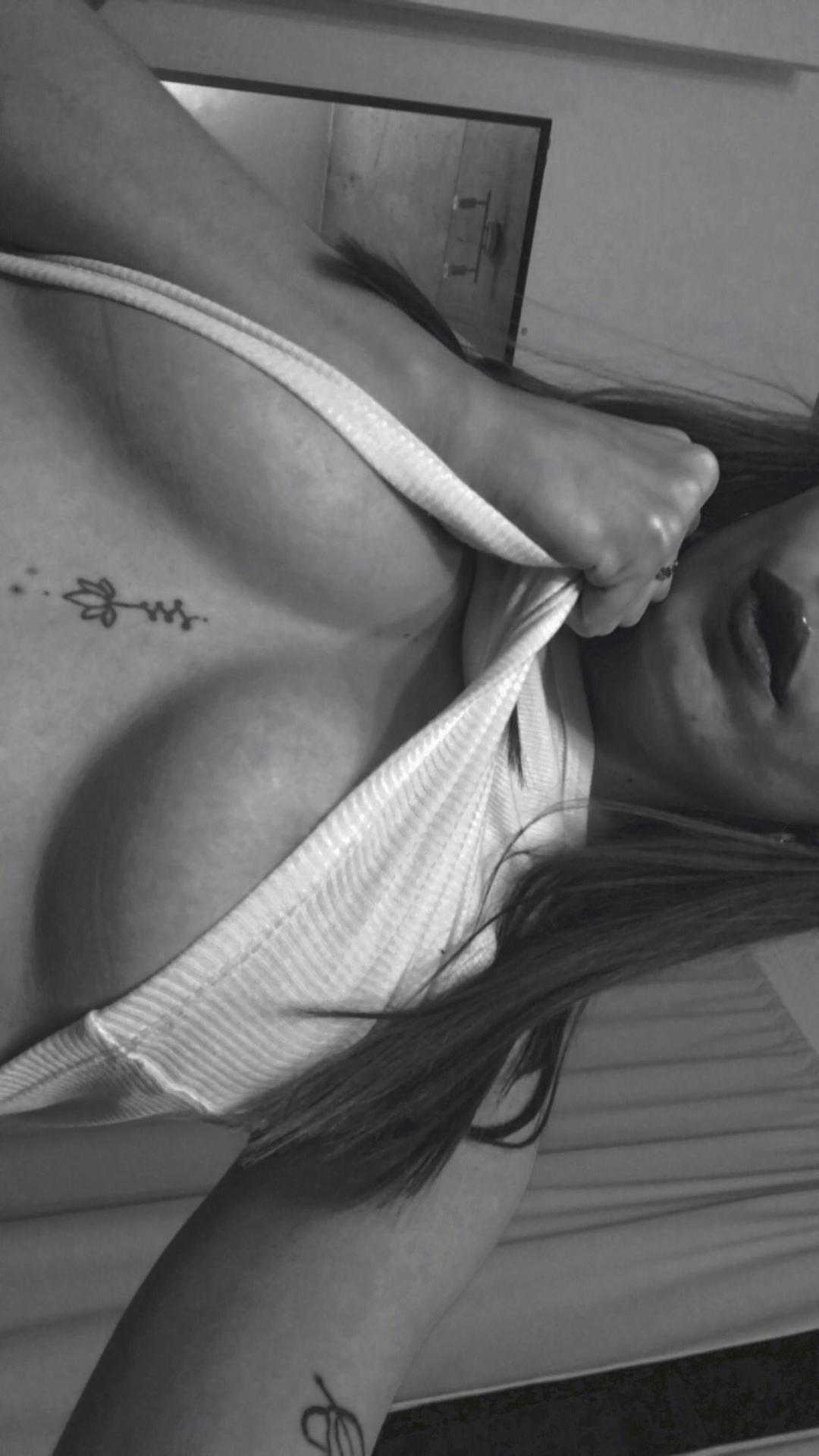 isbritneybitchi / unagui09 / xxmaraselene_ Filtraciones Nude de OnlyFans 5