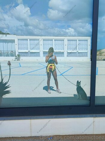 atomictoez / atomictoezz Filtraciones OnlyFans Foto 9