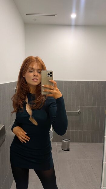 basicBT / basicbratt / basicbt_ Filtraciones OnlyFans Foto 1