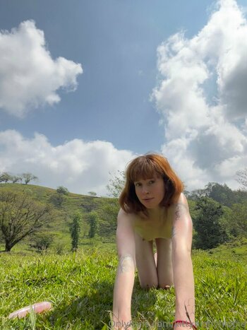 kittynippyhippie / littlenippyhippie Filtraciones OnlyFans Foto 33
