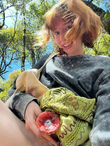 kittynippyhippie / littlenippyhippie Filtraciones OnlyFans Foto 45