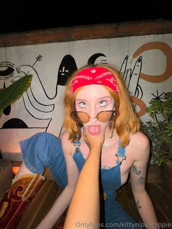 kittynippyhippie / littlenippyhippie Filtraciones OnlyFans Foto 58