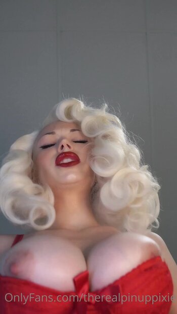 Pineup Pixie / Bianca Blakney 2 / pinuppixietm / therealpinuppixie Filtraciones OnlyFans Foto 22