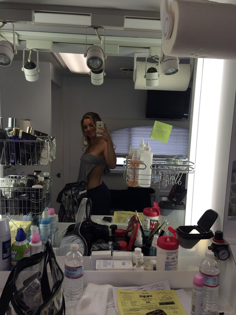 Kaley Cuoco Naked Leaked 35