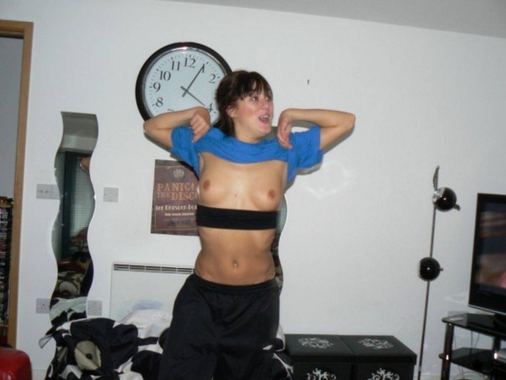 Loui Batley Naked Leaked 01
