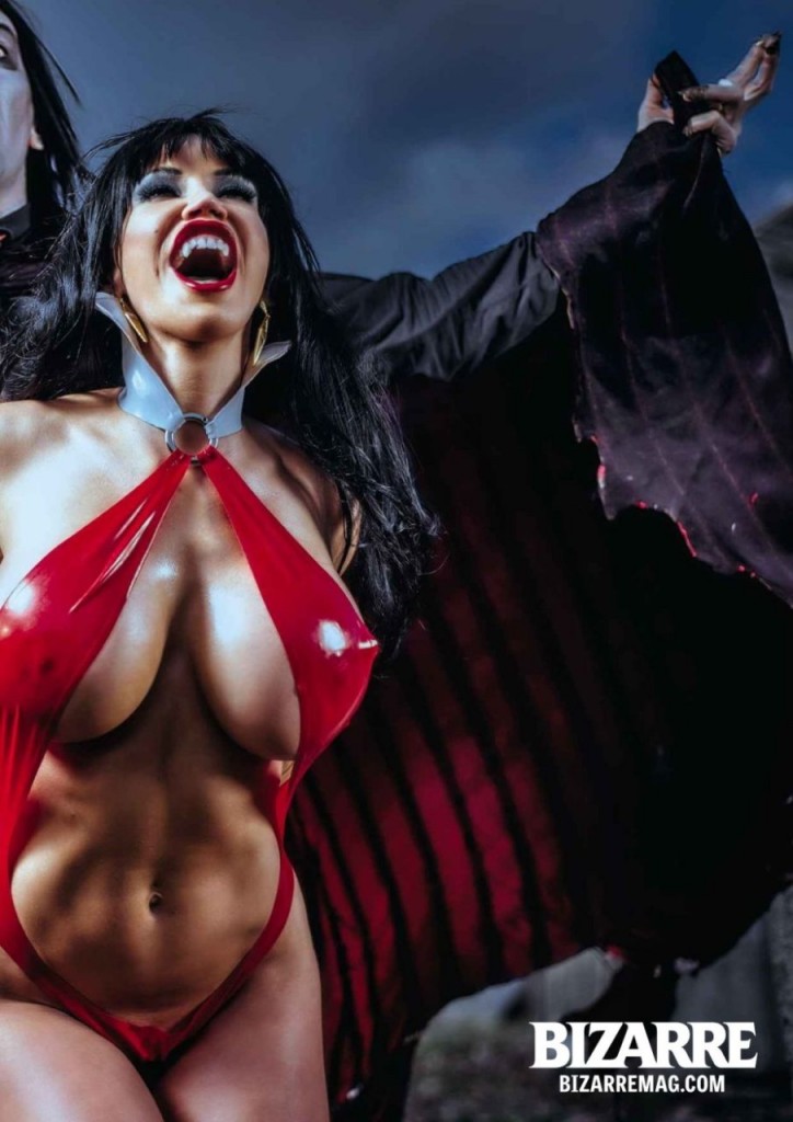Bianca Beauchamp Topless en Bizarre 15