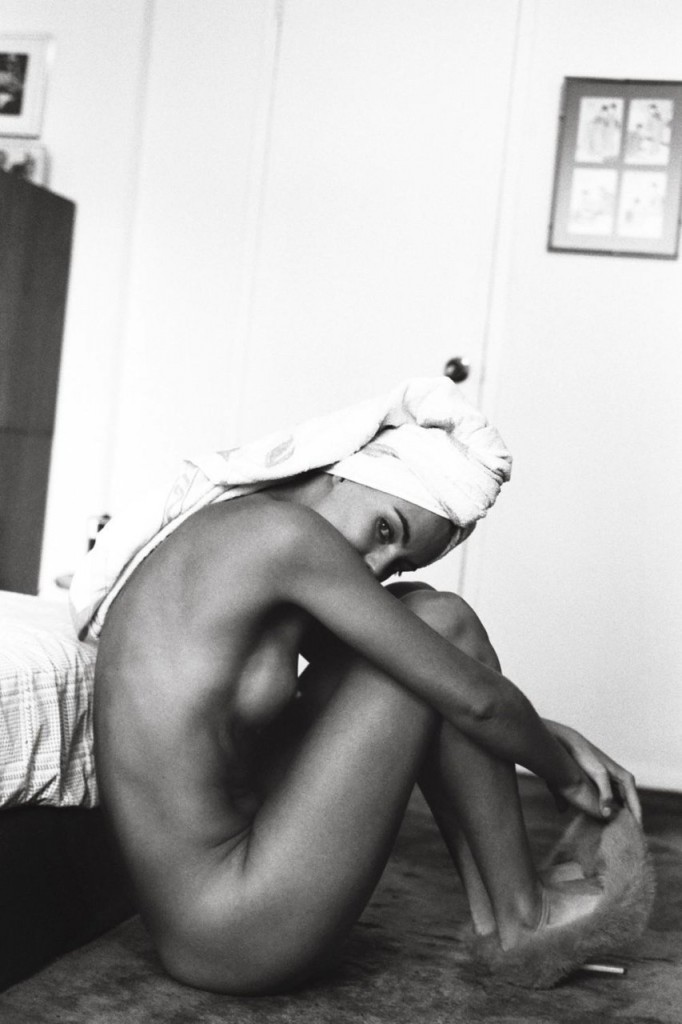 Elyse Taylor Desnuda 04