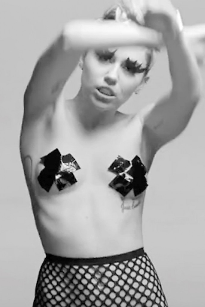 Miley Cyrus Sexy para el Festival de Pornografía 14
