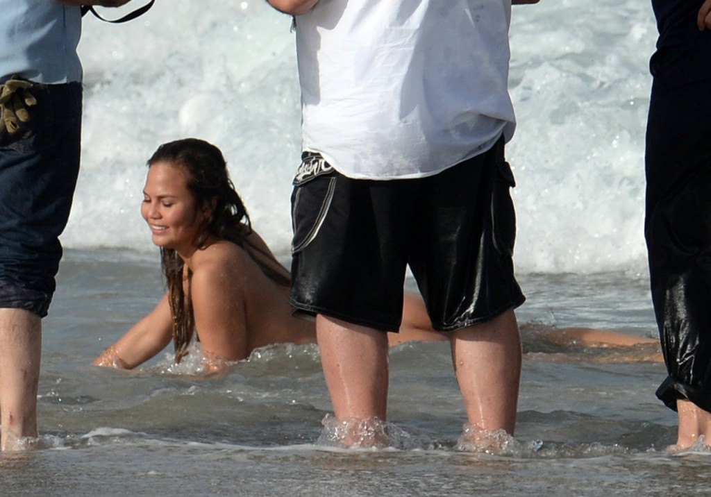 Chrissy Teigen Desnuda 13