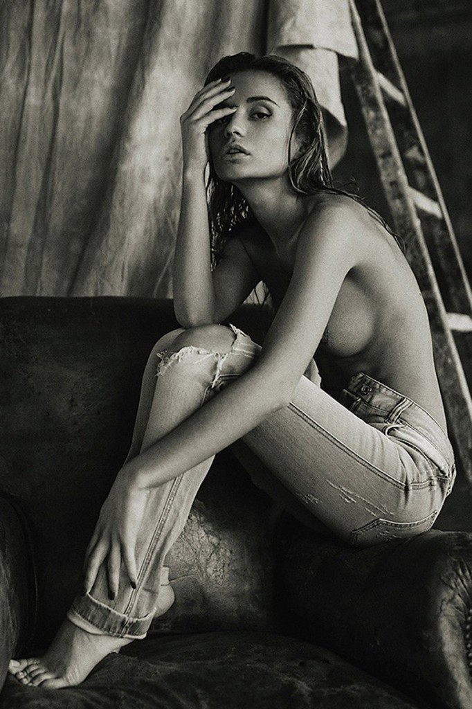 Ekaterina Zueva Desnuda 13