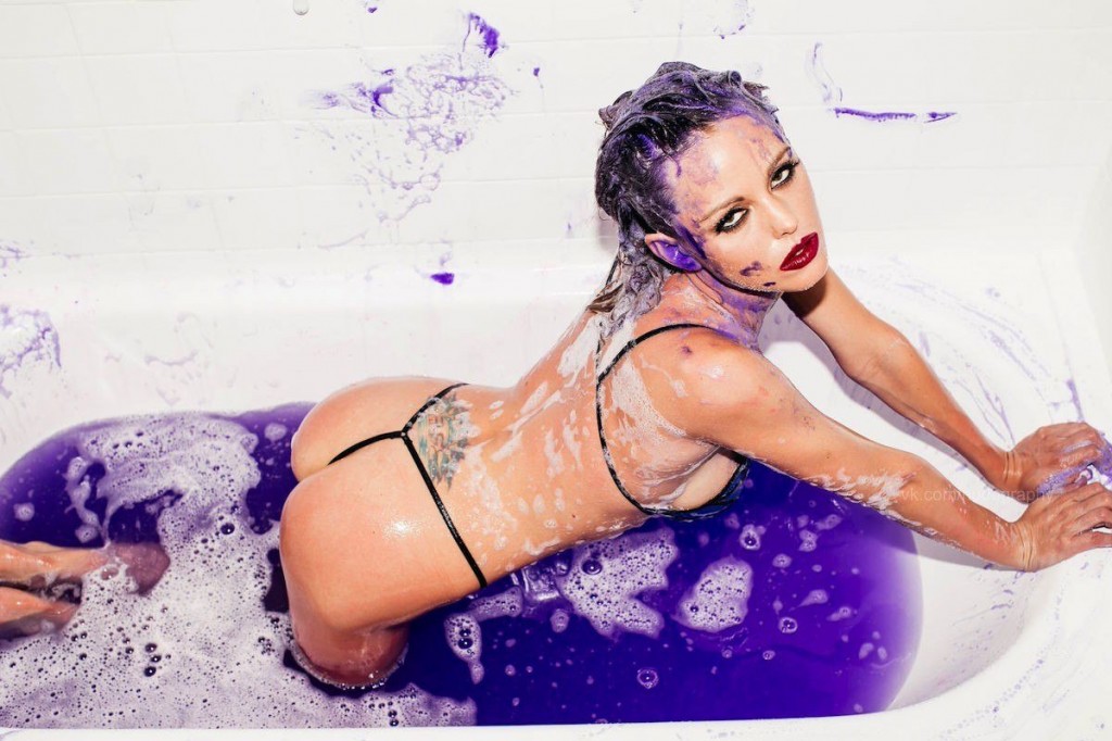 Lindsay Hancock Desnuda 07