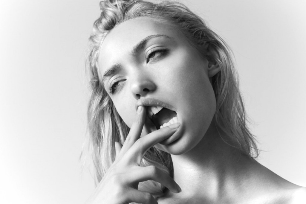 Cora Keegan Naked 36