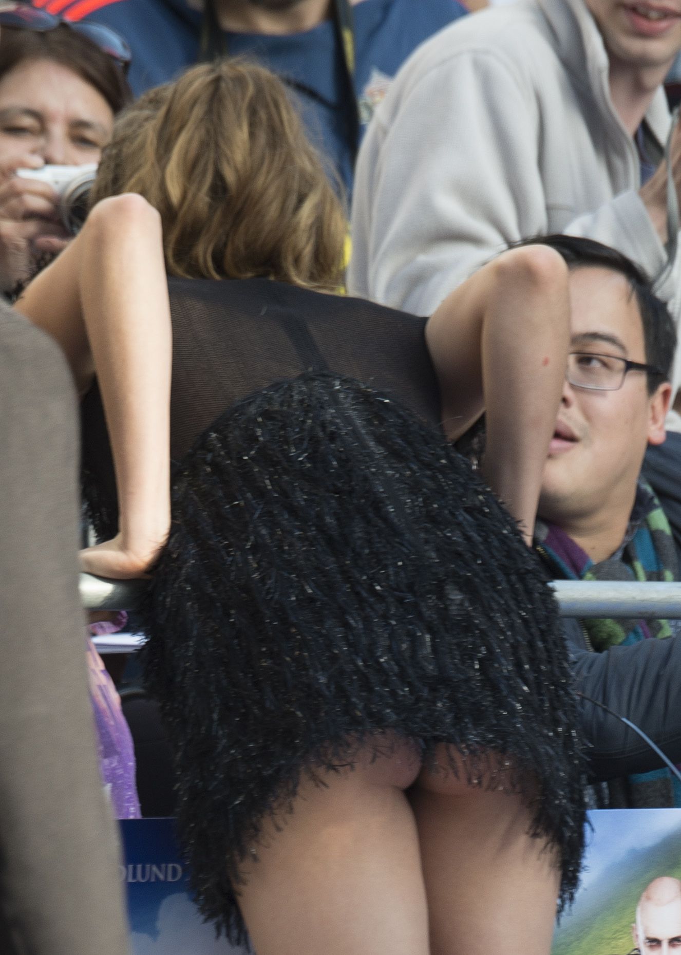 Cara-Delevingne-Upskirt-3