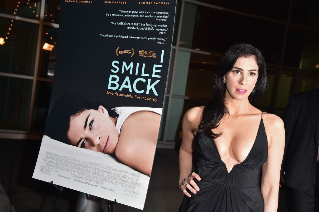Sarah-Silverman-Cleavage-21