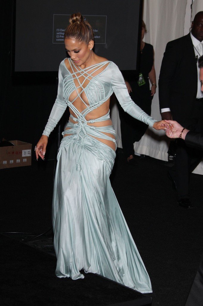 Jennifer-Lopez-Sexy-14