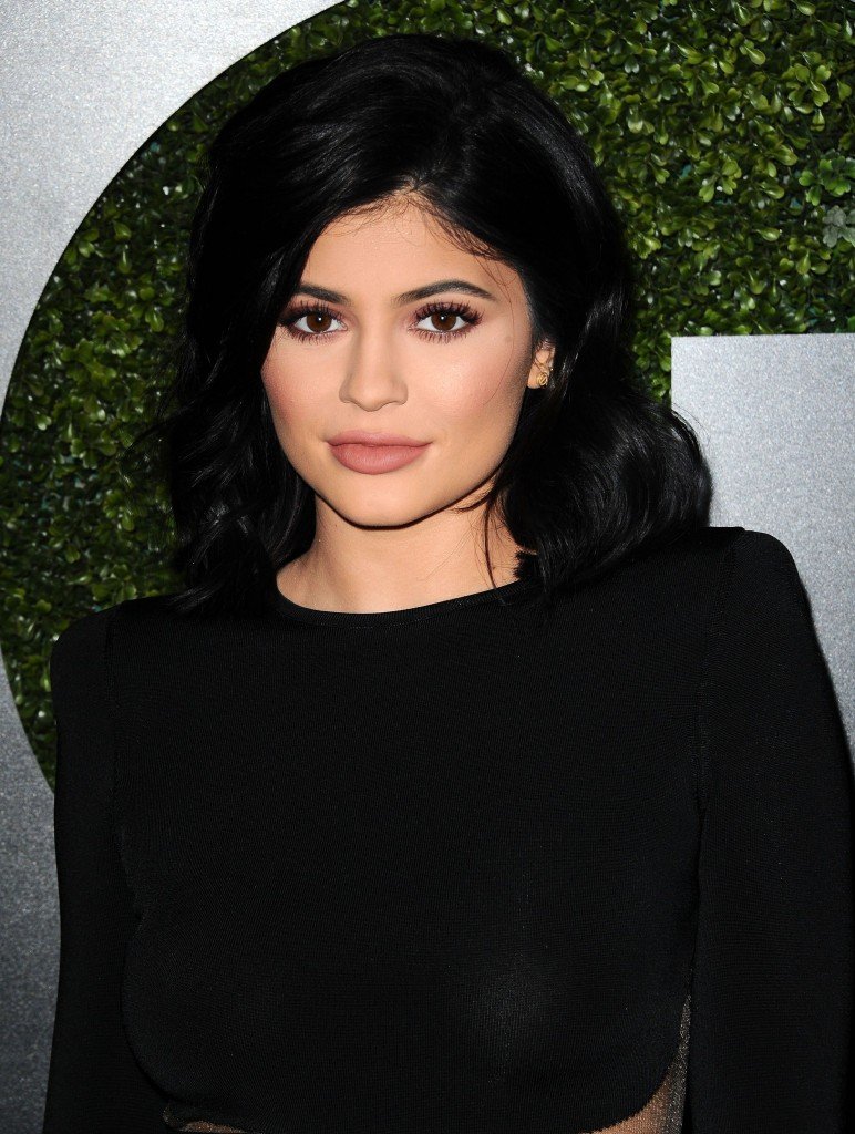 Kylie-Jenner-Braless-1