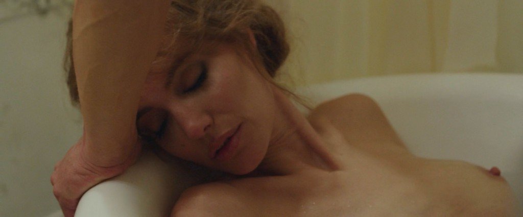 Angelina-Jolie-Nude-8