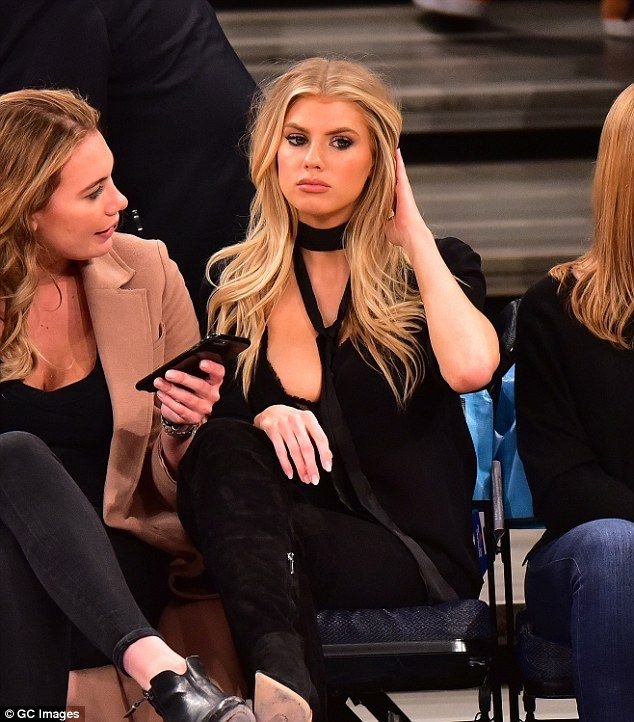 Charlotte-McKinney-Sexy-1