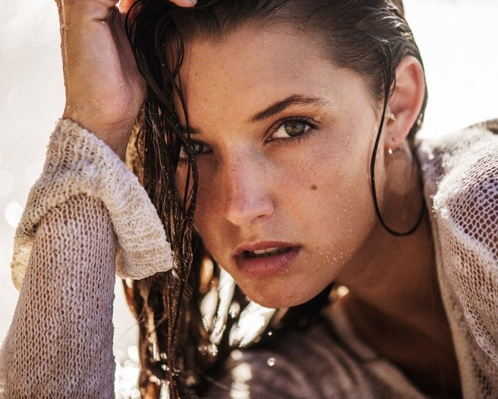 Alyssa-Arce-Sexy-Topless-14