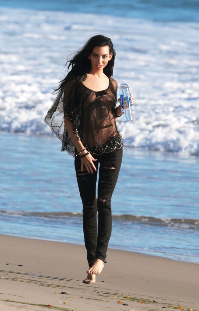 Amanda Geores See Through-Photos-1