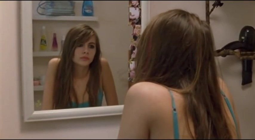 Willa Holland Sexy3