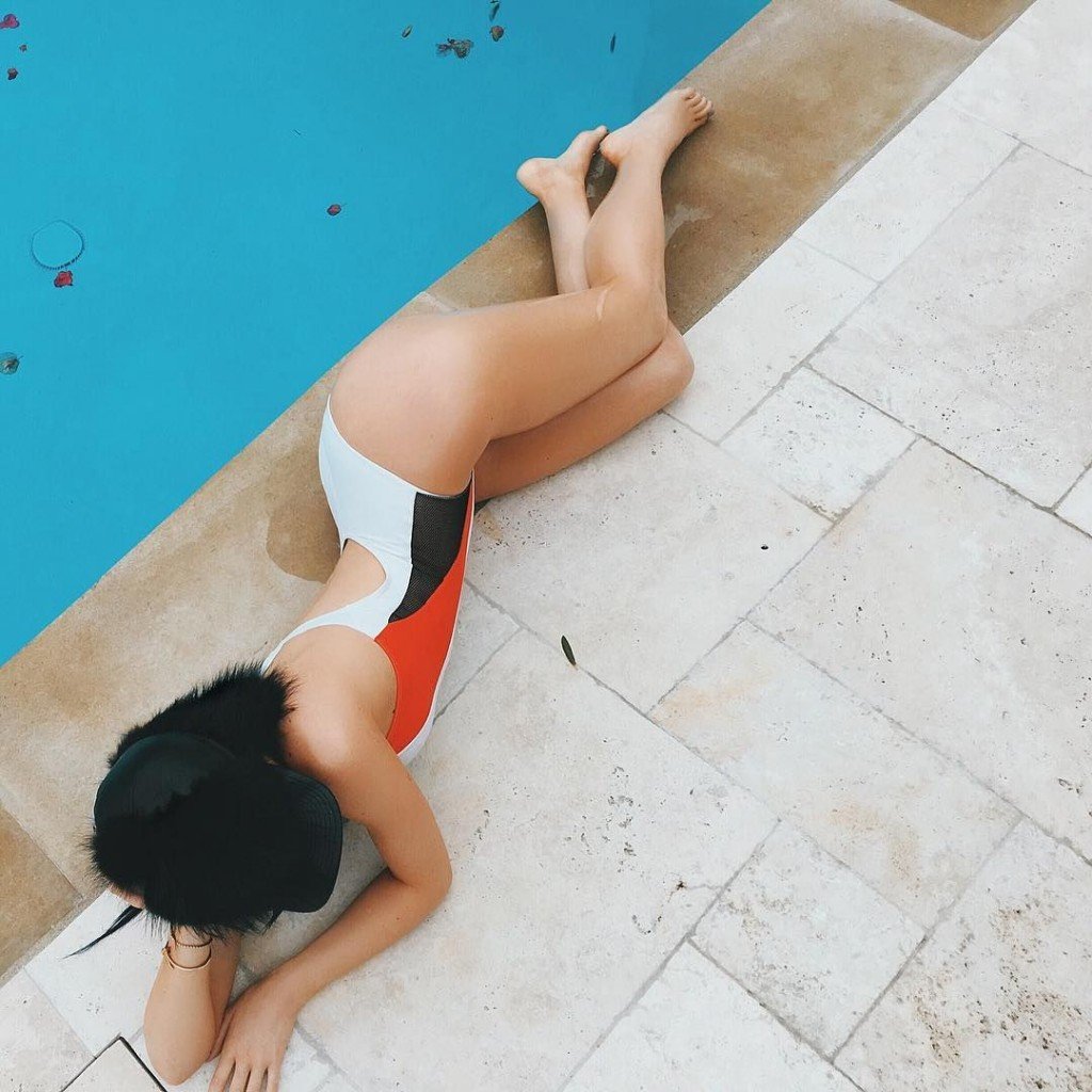 Kylie Jenner Sexy 2