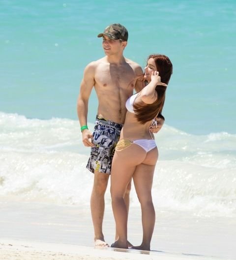 Ariel Winter en Bikini 6