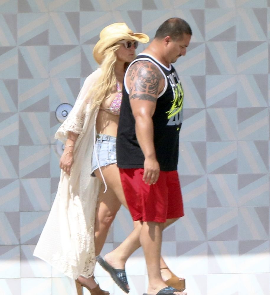 Jessica Simpson Sexy 50