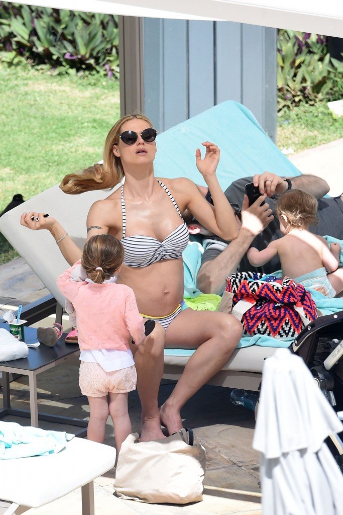 Michelle Hunziker Sexy 28