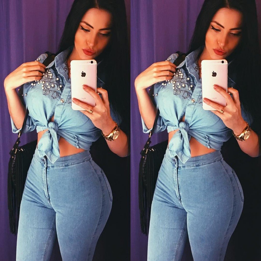 Claudia Alende Nude Sexy 13