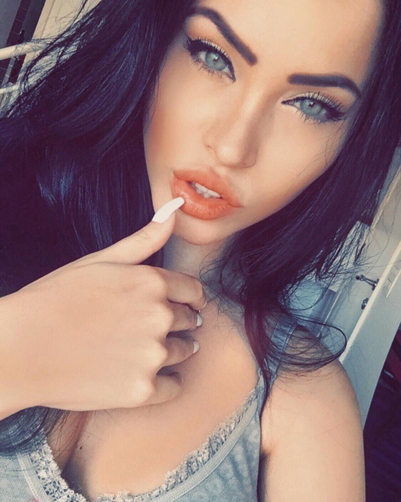 Claudia Alende Nude Sexy 67