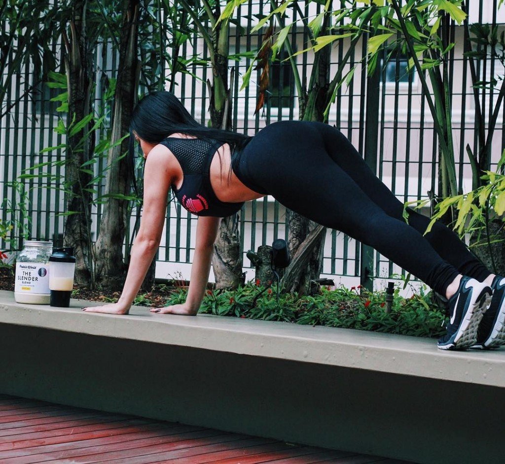 Claudia Alende Nude Sexy 75