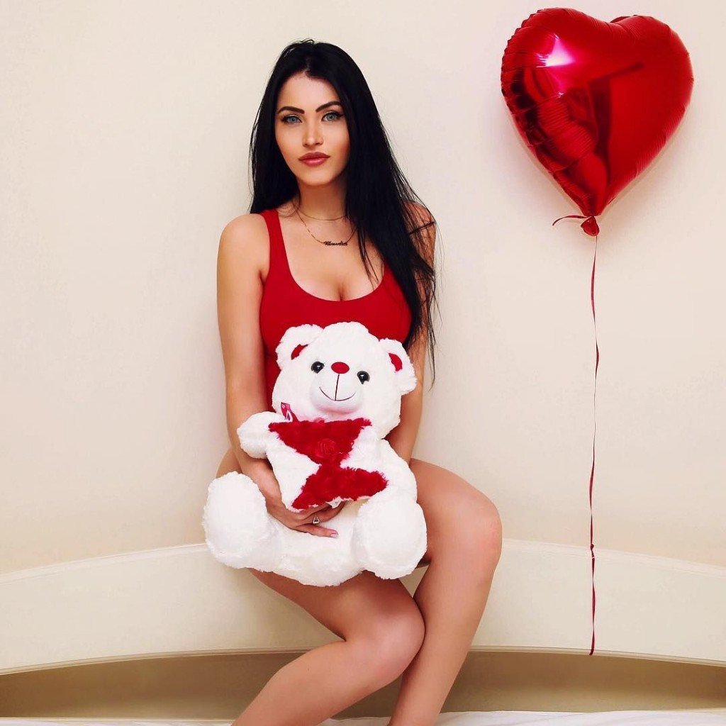 Claudia Alende Nude Sexy 85