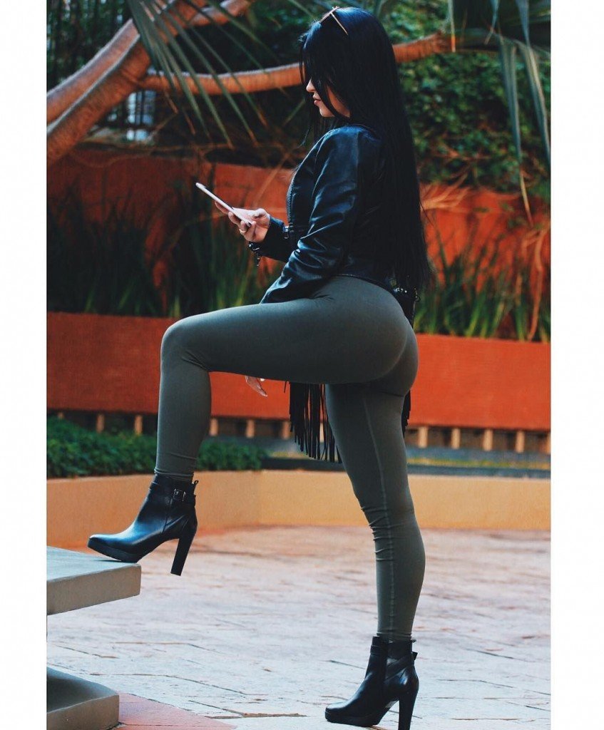 Claudia Alende Nude Sexy 89