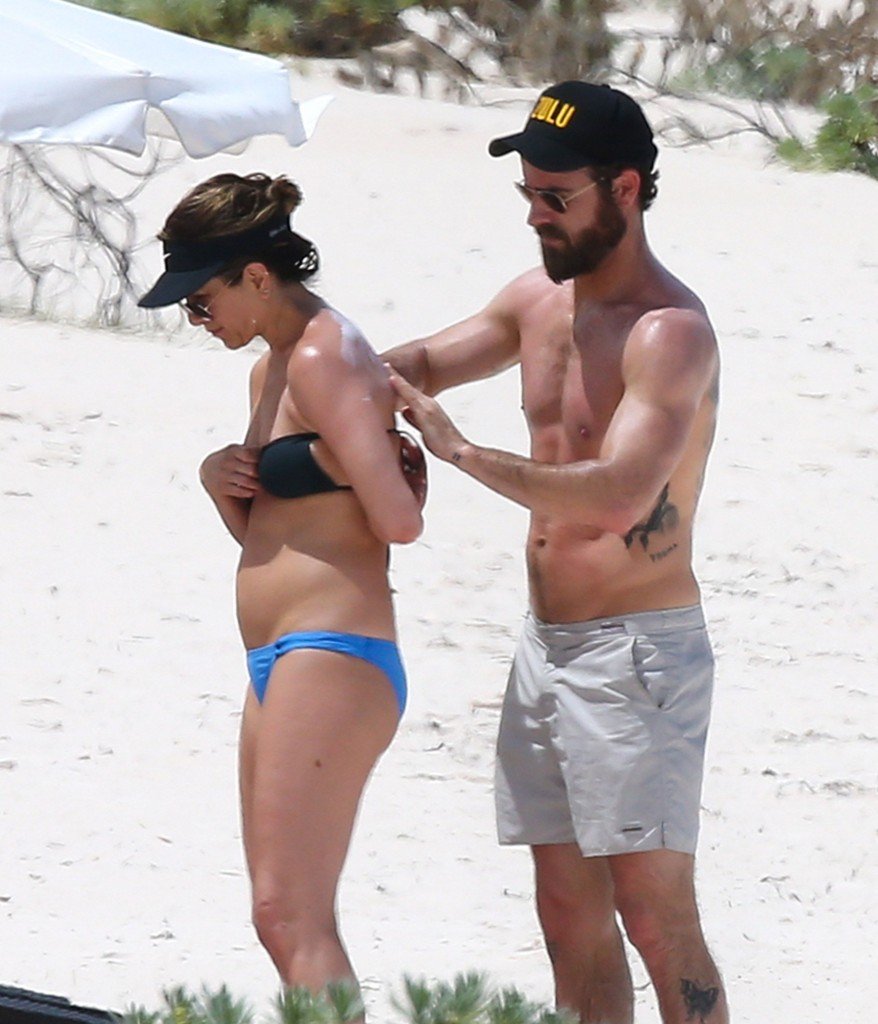Jennifer Aniston en bikini 2