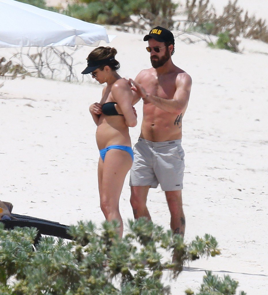 Jennifer Aniston en bikini 5