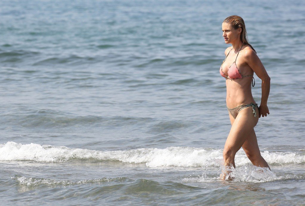 Michelle Hunziker en Bikini 14