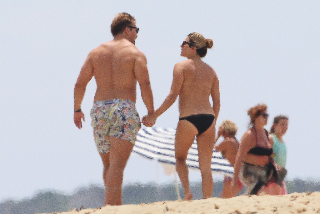 Zoe Hardman Topless 1