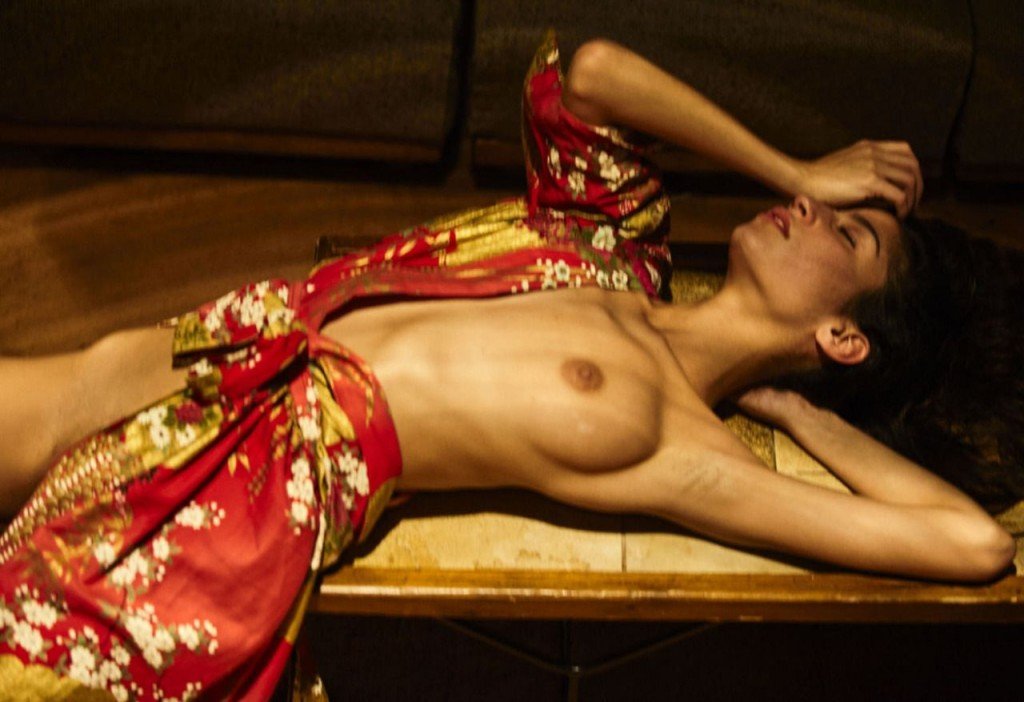 Emilie Payet Nude 6