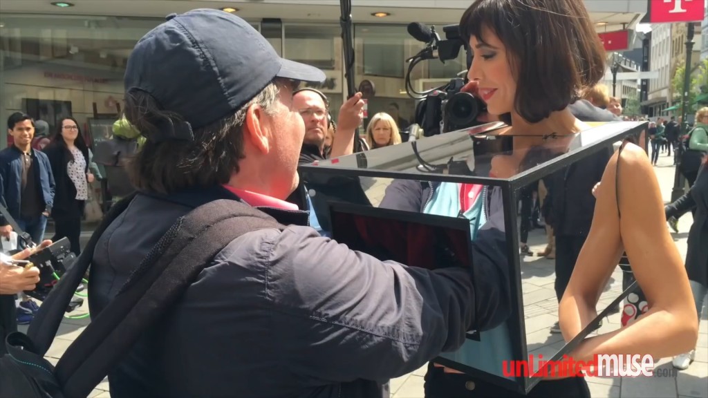 [HKGolden] MIRROR BOX _ UNCENSORED version!! (Düsseldorf, London, Amsterdam 2016).mp4_snapshot_00.29_[2016.07.09_19.36.38]