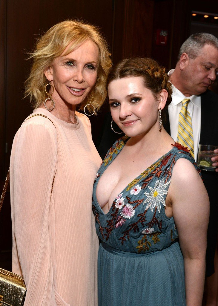 Escote de Abigail Breslin 2