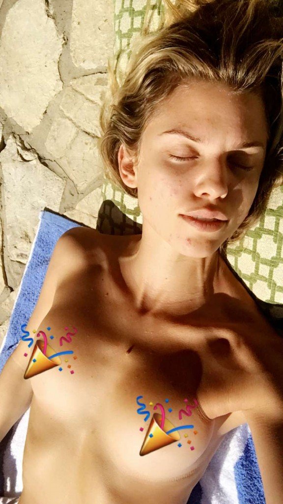 AnnaLynne McCord Topless